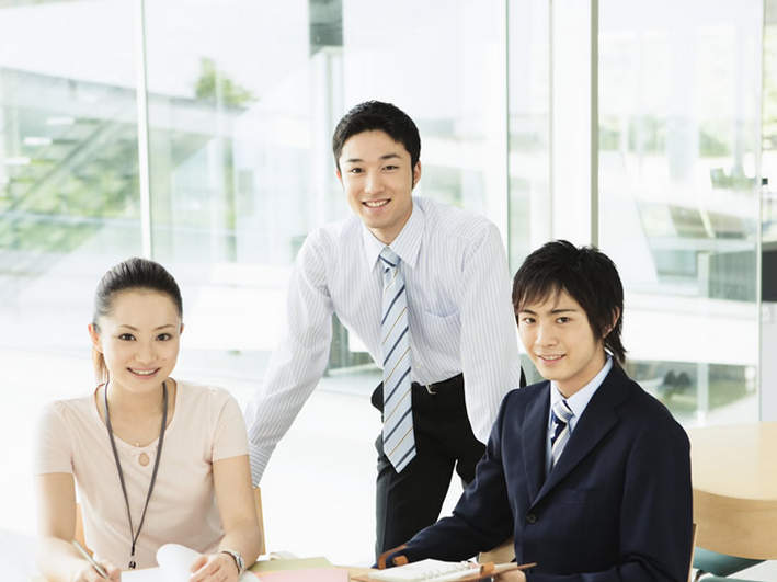 新人都有一個(gè)適應(yīng)期，不要逃，跨過去